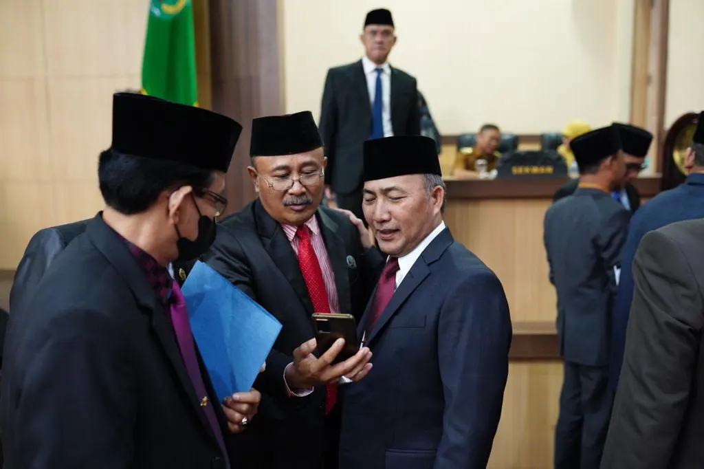 Anggota DPRD Muba dan Pj Bupati Apriyadi Setujui APBD-P TA 2023