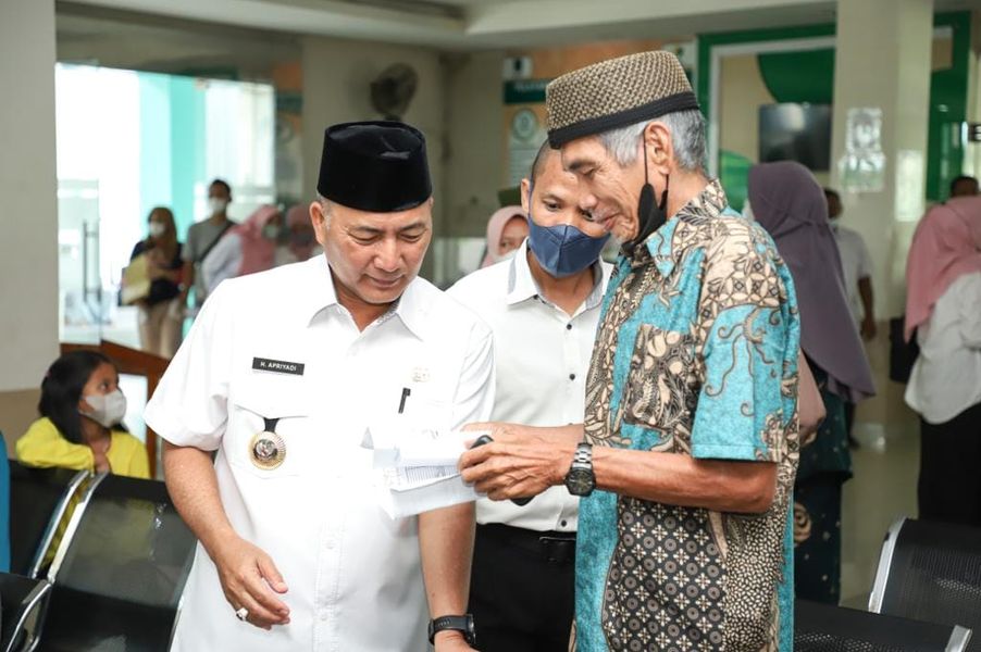 Hari Pertama Kerja, Pj Bupati Apriyadi Langsung Sidak Pelayanan Publik