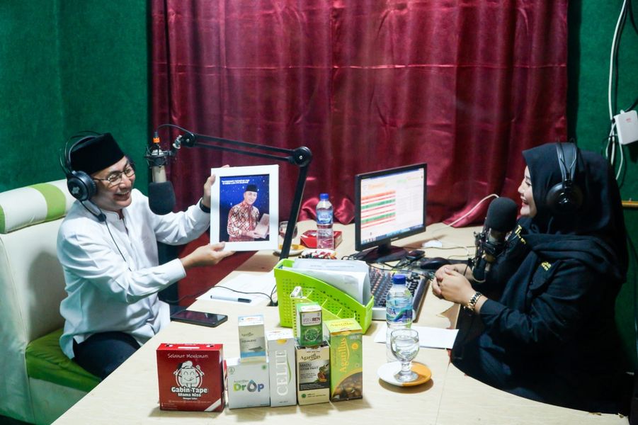 Lewat Radio, Pj Bupati Apriyadi Himbau Masyarakat Tentang Karhutbunlah
