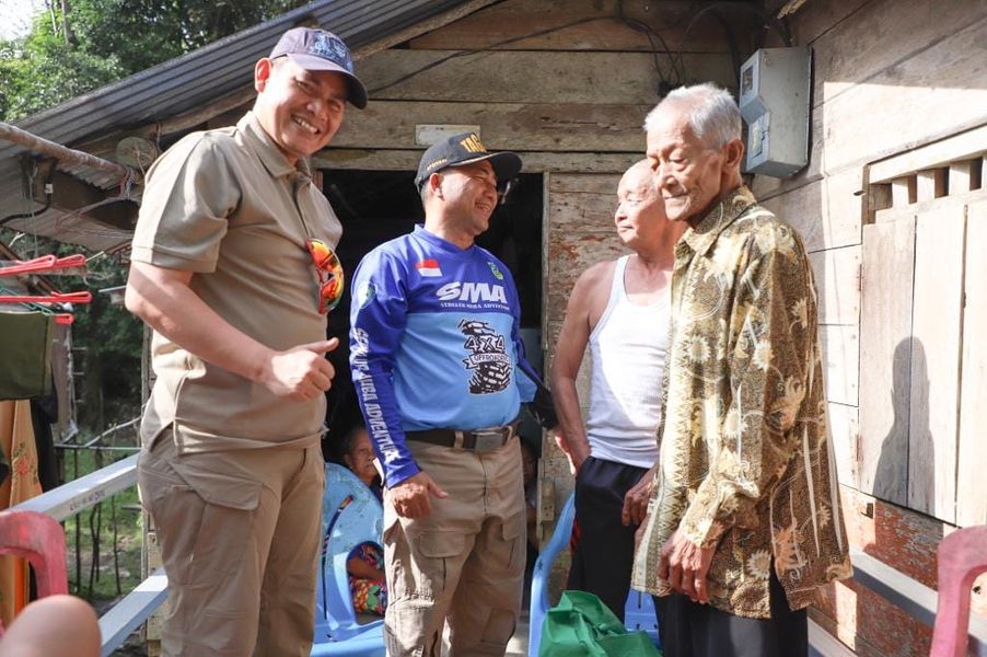 PJ Bupati H Apriyadi Bersama Kapolres Muba Sisir Pelosok, Beri Bantuan Hingga Data Jalan Rusak 