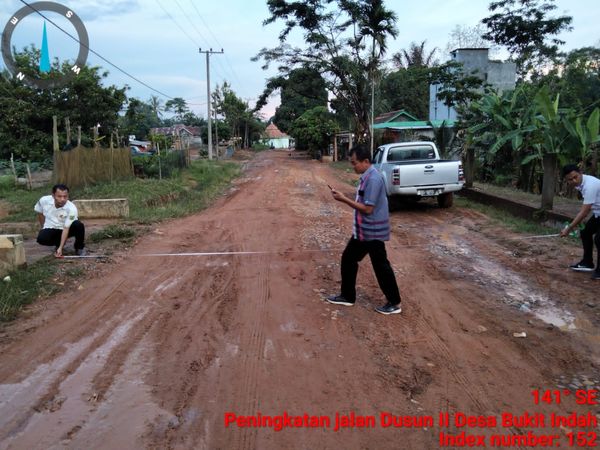 PU PR Lakukan Peningkatan Jalan di Dusun II Desa Bukit Indah Kecamatan Plakat Tinggi 