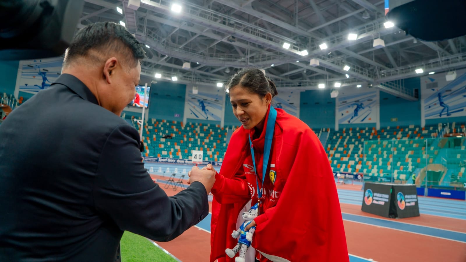 Sri Maya Sari, Atlet Lari Asal Muba Pecahkan Rekornas Indoor 400 meter di Kazakhstan.